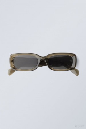 Khaki Weekday Cruise Squared Sunglasses | MLDY3924