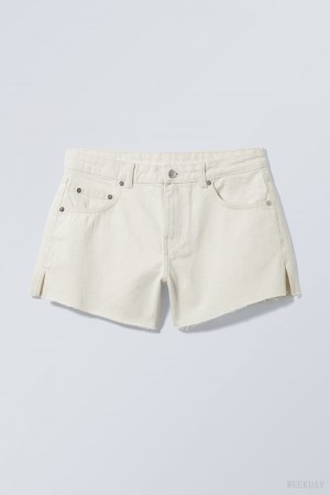 White Weekday Swift Denim Shorts | SPGR5973