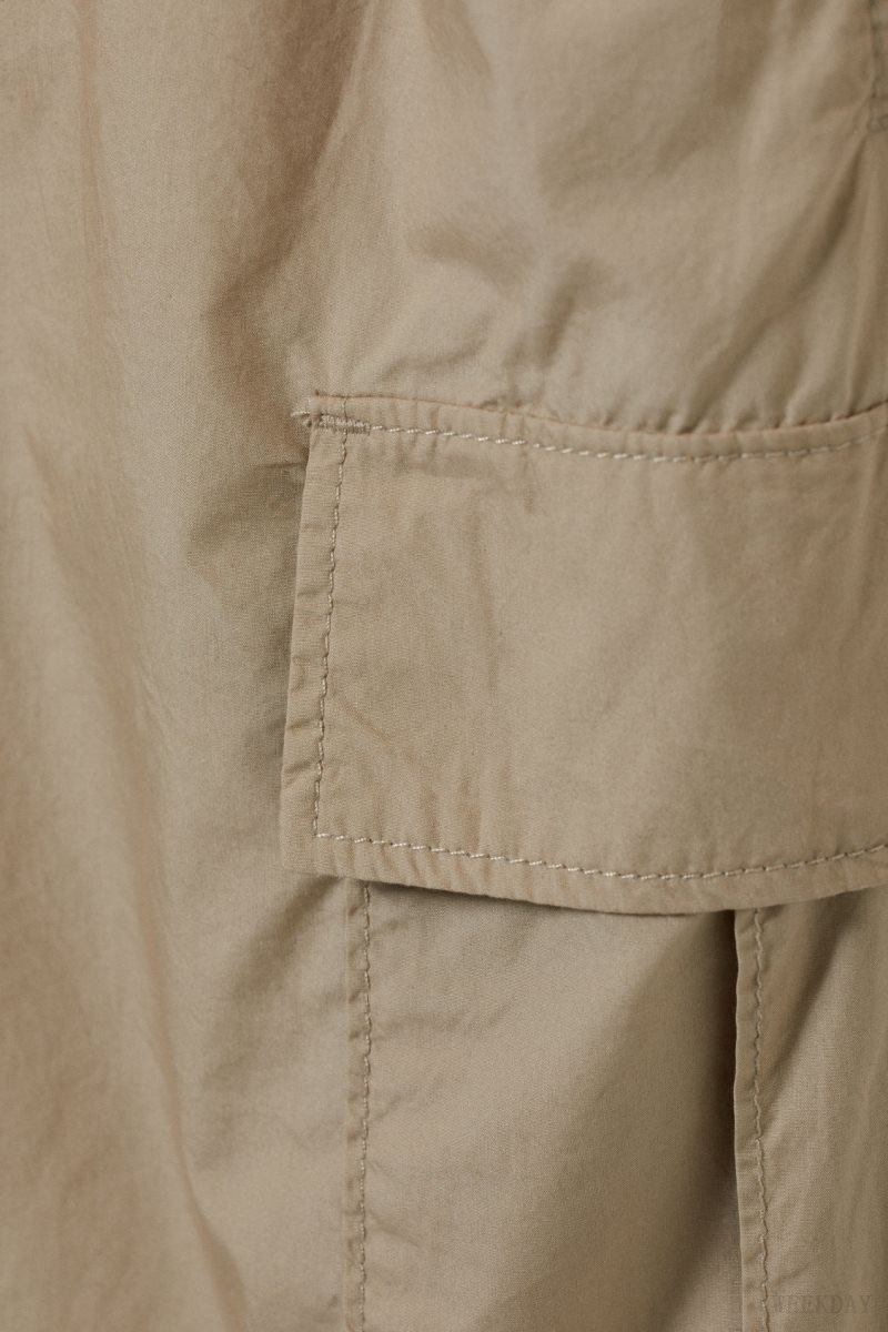 Beige Weekday Parachute Loose Cargo Shorts | GPHR9459