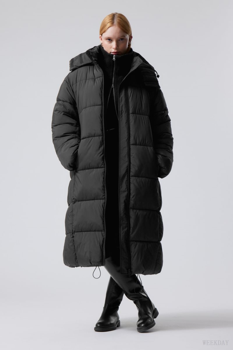 Black Weekday Aeris Puffer Coat | WVAP4913