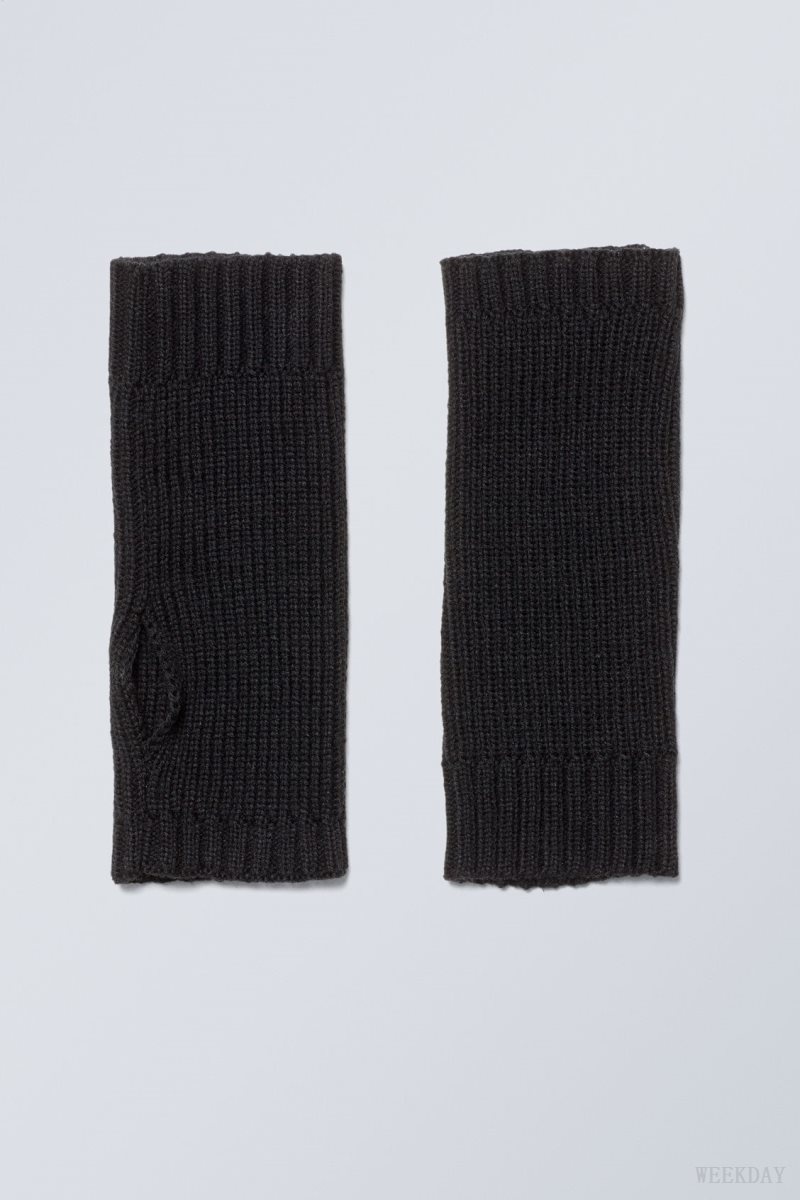 Black Weekday Hanna Wrist Warmer | YPKG0031