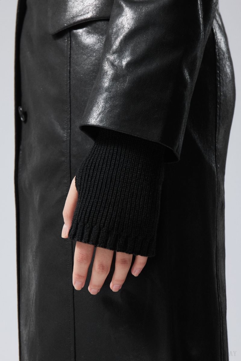 Black Weekday Hanna Wrist Warmer | YPKG0031