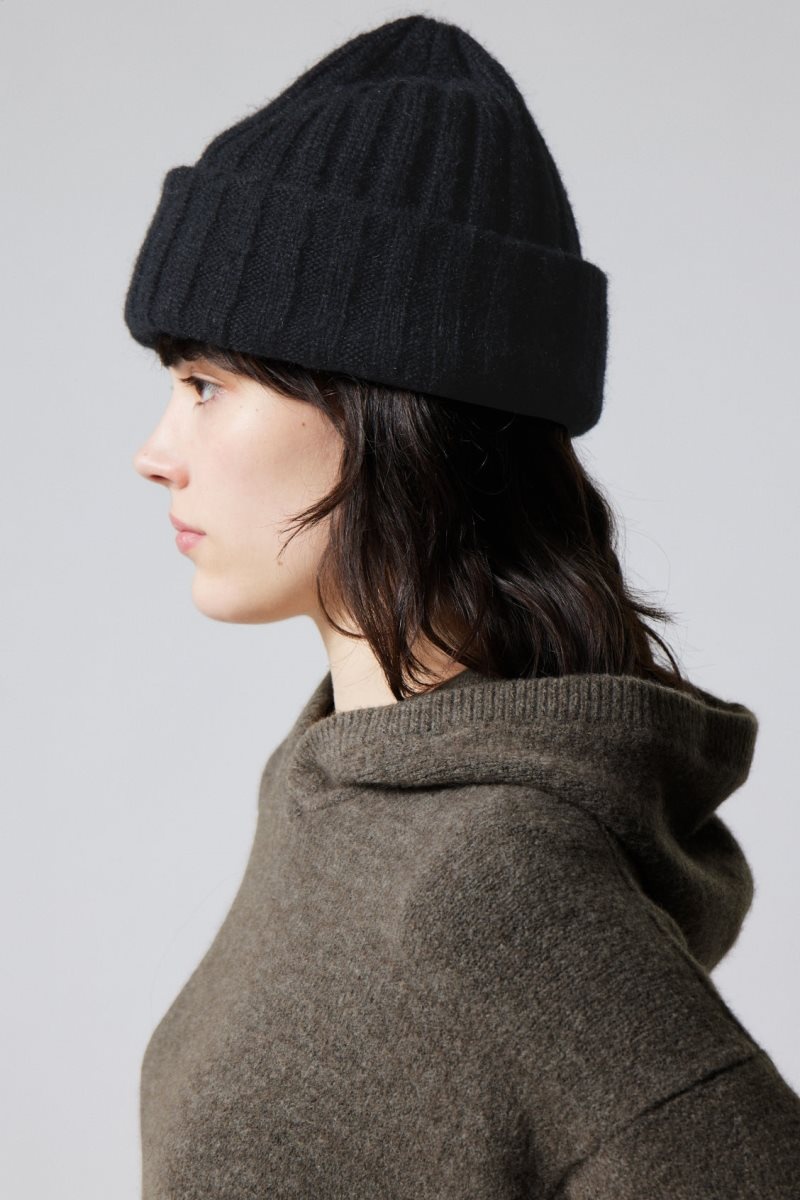 Black Weekday Soft Ribbed Beanie | RGHY9008