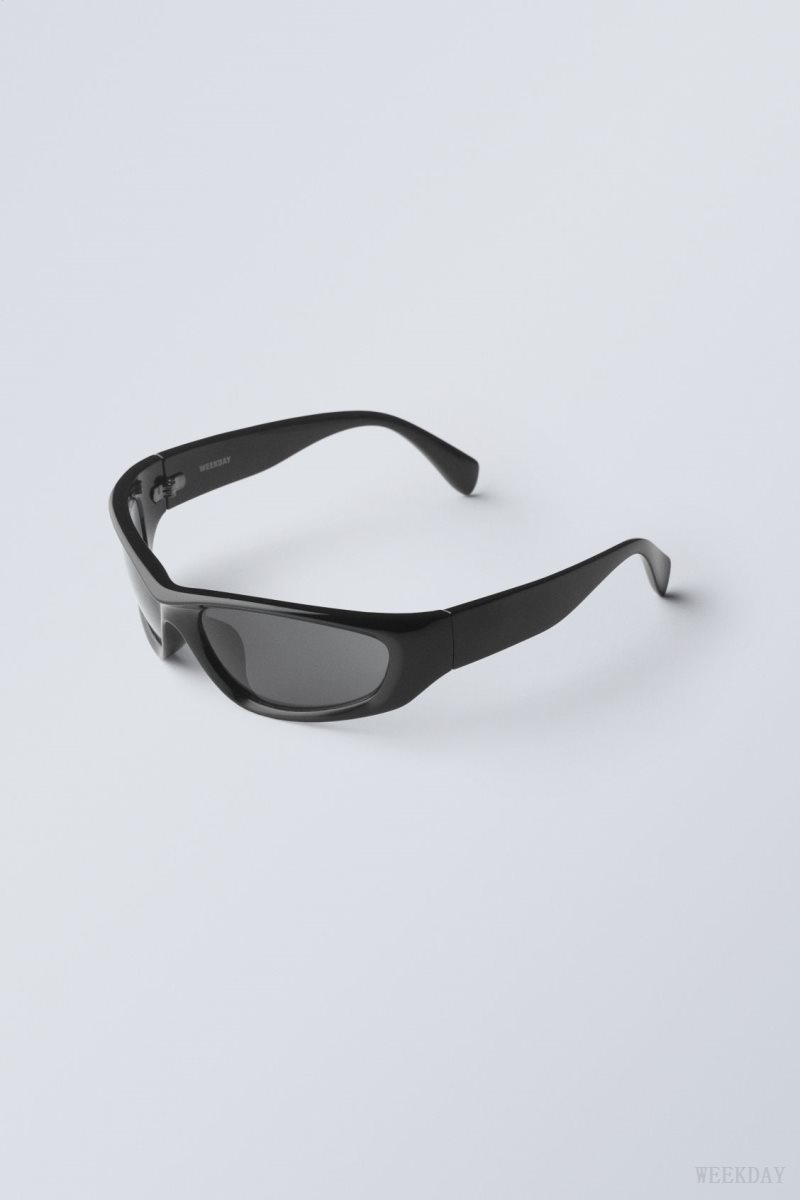 Black Weekday Trek Sunglasses | LOHD6723