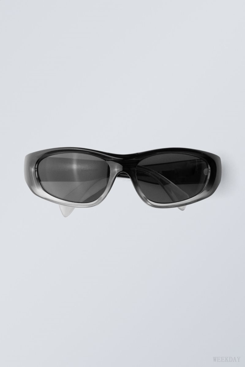 Black Weekday Trek Sunglasses | XKXI1675