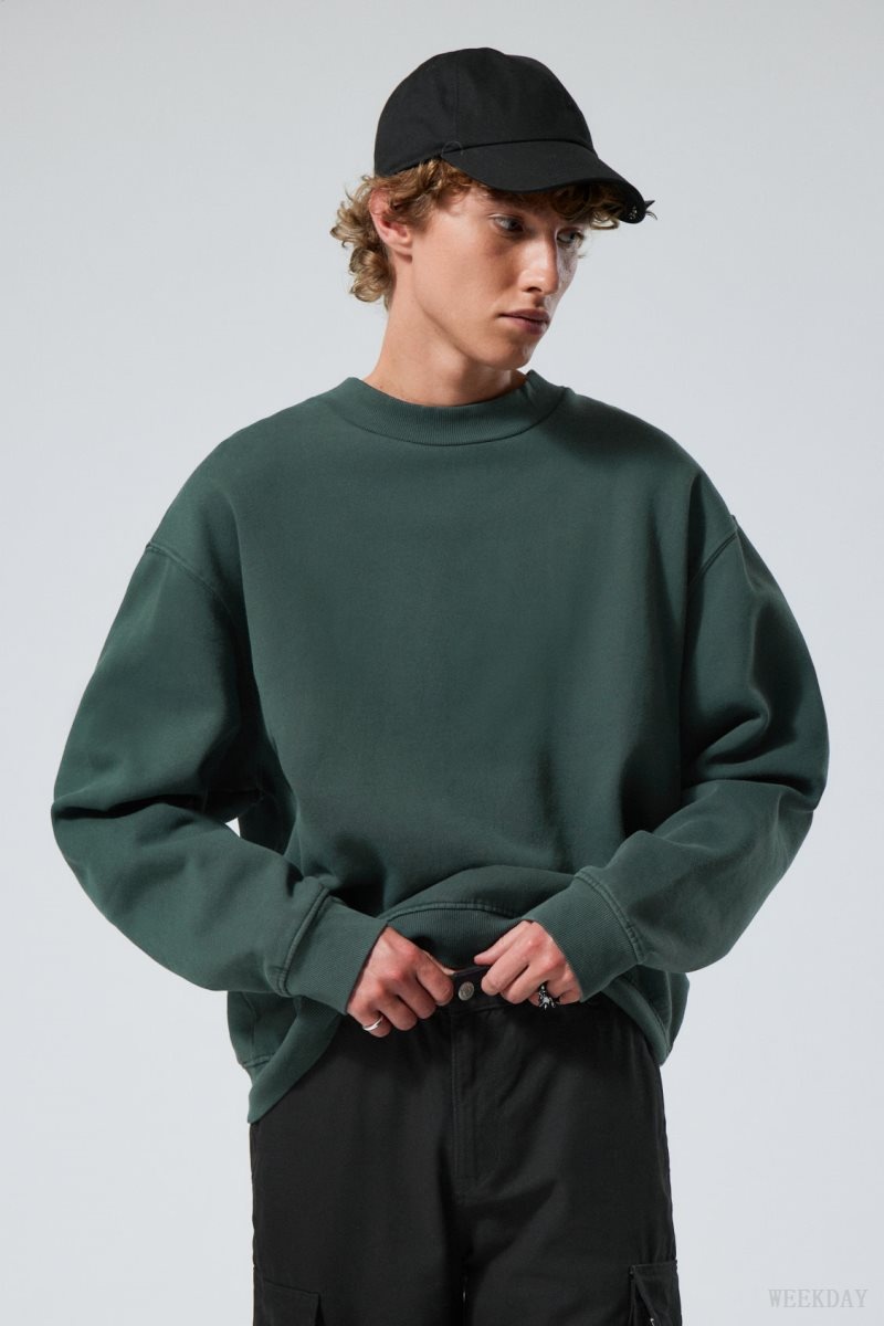 Dark Green Weekday Relaxed Heavyweight Sweatshirt | UOPS3092