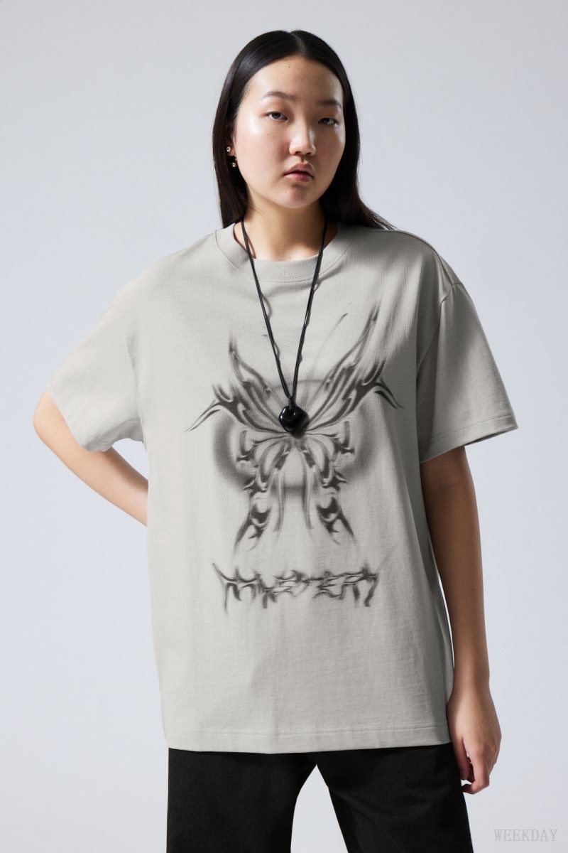 Mystery Butterfly Weekday Oversized Graphic Printed T-shirt | EMFN9998