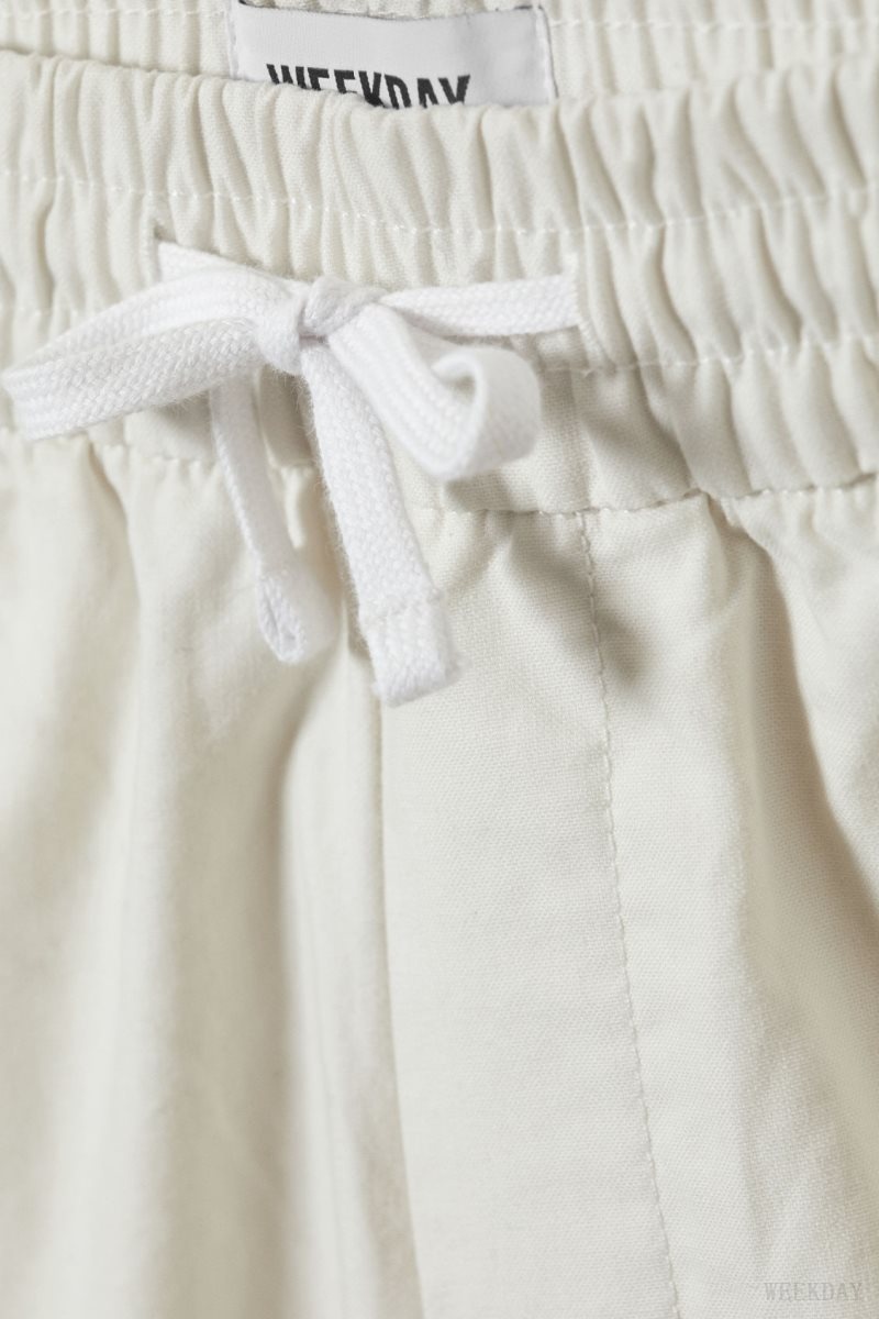 White Weekday Olsen Regular Shorts | PFDU9599