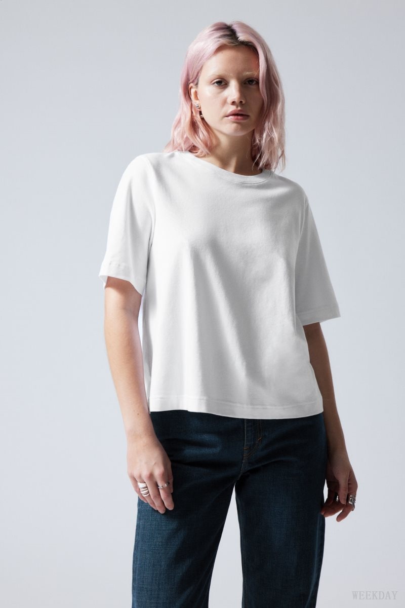 White Weekday Perfect Boxy T-shirt | UMCD3038